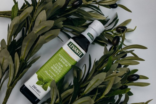 Levante OLIWA EXTRA VERGINE BAZYLIA 250 ML  .jpg