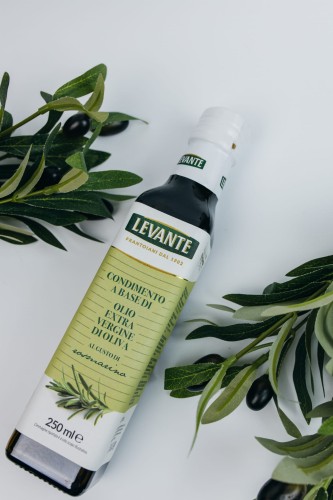 Levante OLIWA EXTRA VERGINE ROZMARYN 250 ML .jpg