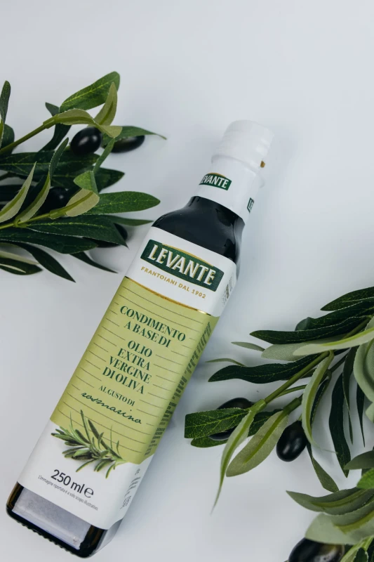 Levante OLIWA EXTRA VERGINE ROZMARYN 250 ML .jpg